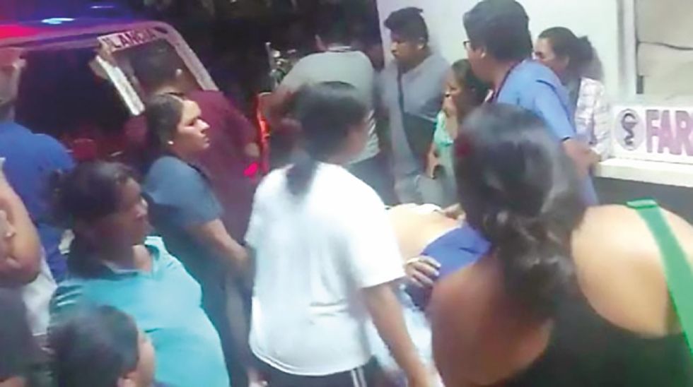 LAMENTABLE. El comunario fue evacuado a la ciudad de La Paz por la gravedad de su herida.