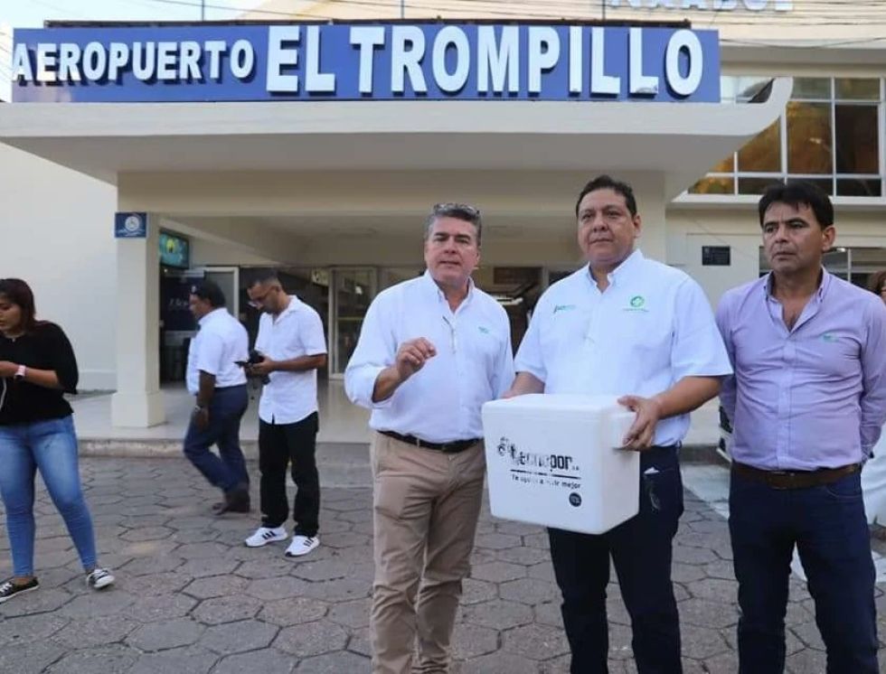 El lote llegó la tarde de este miércoles al aeropuerto El Trompillo de la capital cruceña.