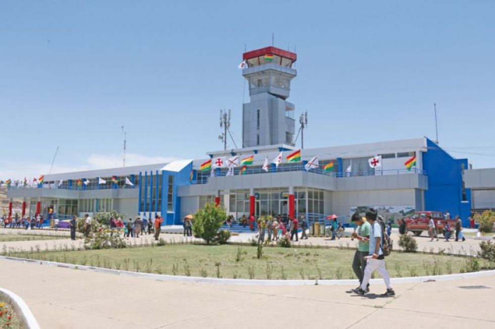 El aeropuerto Juana Azurduy de Padilla. 