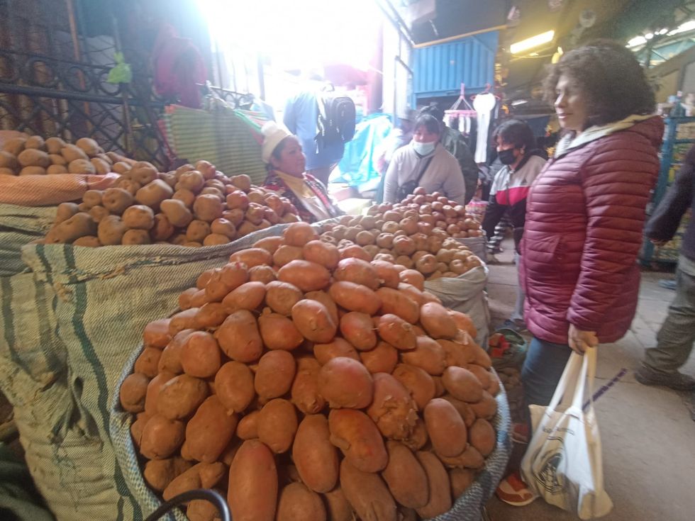 La venta de papa en los mercados de Sucre. 