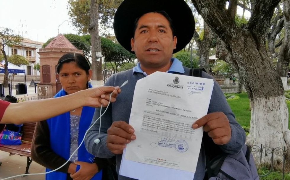 El ejecutivo de la Futpoch, Mario Seña, y la ejecutiva de las Bartolinas, Pascuala Benavides.