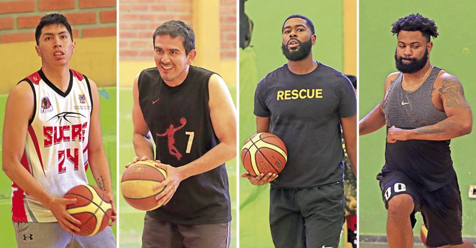 Los nacionales Sebastián Calvo (i) y Álvaro Áñez (2i), además de los estadounidenses Jesse Jonson (2d) y Haylen Washington son los refuerzos de la “U”.