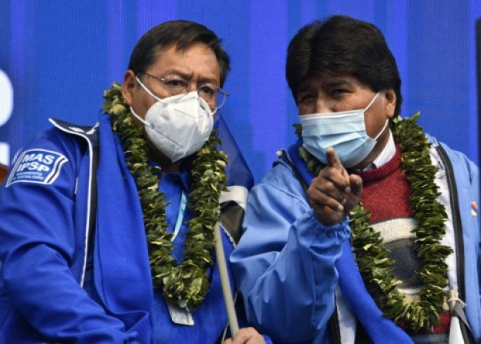 El presidente Luis Arce y el expresidente Evo Morales, en una concentración del MAS.