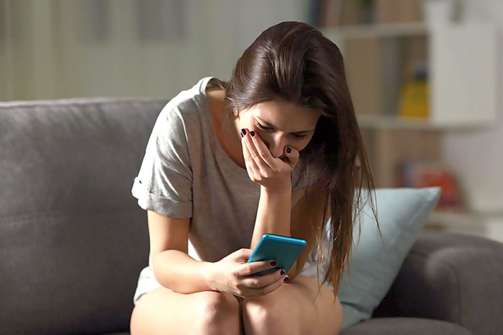 DECISIÓN. La adolescente rompió su silencio ante la insistencia del acosador por celular.