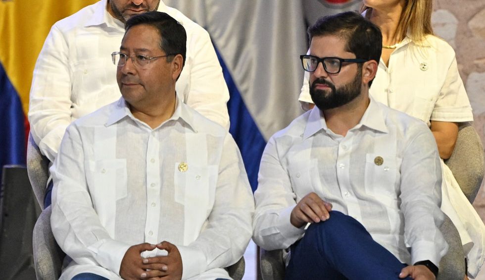 Los presidentes de Bolivia, Luis Arce, y de Chile, Gabriel Boric, en la Cumbre Iberoamericana.