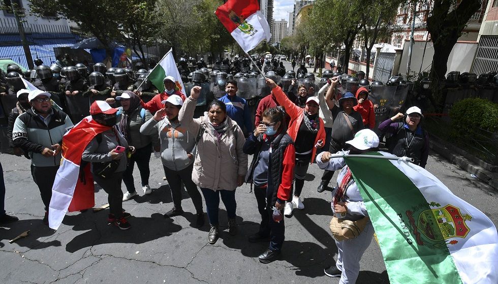 Los maestros urbanos continúan movilizados en contra de la actualización de la malla curricular.