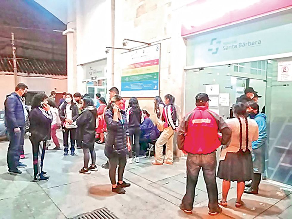 FAMILIARES: Hace 2 semanas, acuchillados llegaron a Emergencias del hospital Santa Bárbara.