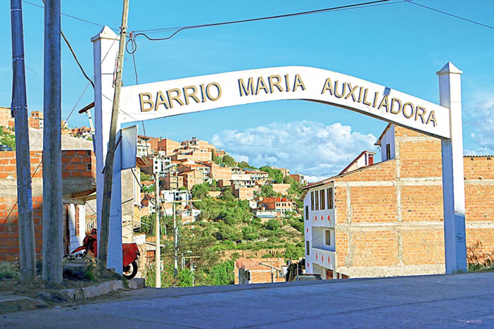 LUGAR. Así luce el barrio María Auxiliadora desde diferentes ángulos. El gas lacrimógeno de la Fatescipol llega a todas las calles de esta urbanización.