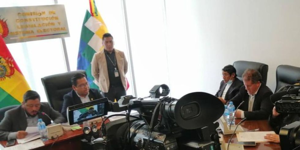 La sesión diferida de este martes.