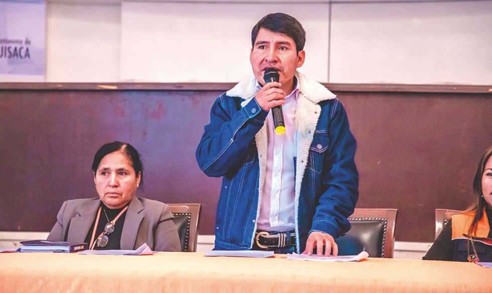 SALARIOS. El gobernador de Chuquisaca, Damián Condori, fijó posición sobre el incremento.