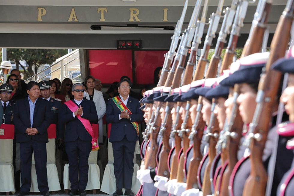 ANIVERSARIO. El Presidente participó de los actos en el Colegio Militar en la zona Sur de La Paz.