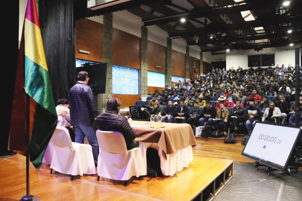 La reunión del gabinete ampliado a la cabeza del presidente Luis Arce.