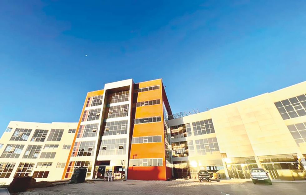PROYECTO. Vista del frontis del moderno edificio que se utilizará como centro de abasto.