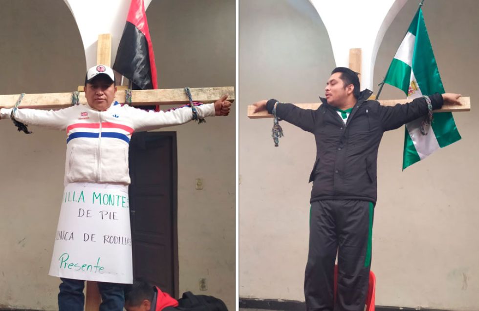 Dos maestros, crucificados en La Paz en demanda de atención a las demandas de su sector.
