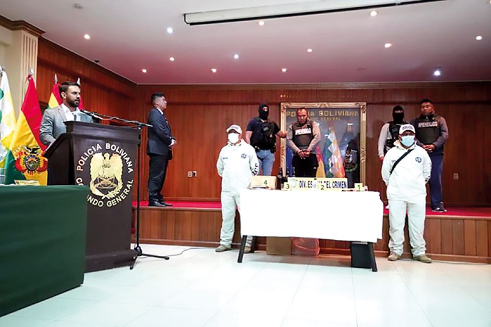 LA PAZ. La presentación de los detenidos.
