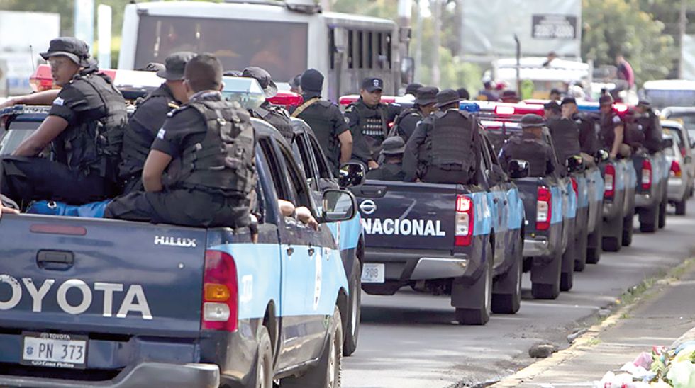 OPERATIVO. La Policía nicaragüense realizó una redada nocturna en domicilios de denunciados.