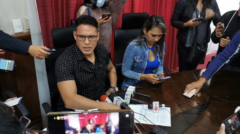 El presidente del Concejo Municipal de Sucre, Gonzalo Pallares, y la concejala Jenny Montaño.