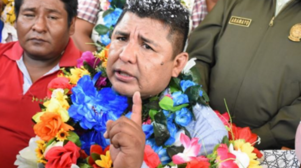 El ministro Santos renunció tras destaparse el escándalo por la recepción de coimas.