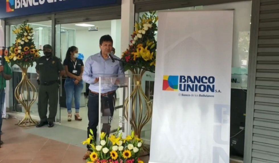 El gerente general de Banco Unión, Marcelo Jimenez Córdova, en la apertura de la nueva agencia.