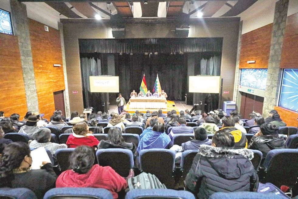 REUNIÓN. El gabinete ampliado tuvo la participación de los jefes de Estado, ministros y legisladores.