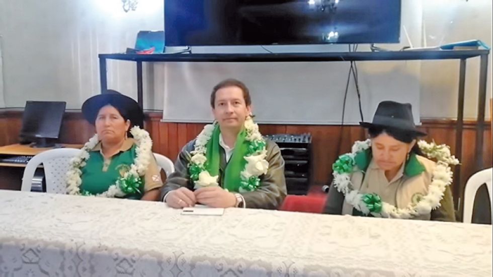 DIRIGENTES. El actual líder del MTS, José Carlos Sánchez Verazaín, en su visita a Sucre.