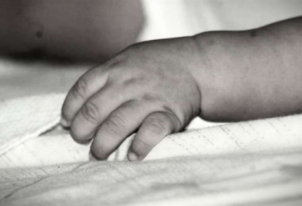 El fiscal Roger Mariaca afirmó que la mujer golpeó a su hijo hasta romperte sus costillas.