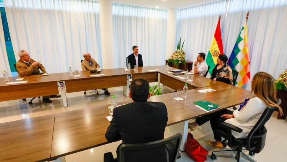 La reunión entre el Gobierno y los empresarios se desarrolló en Santa Cruz.