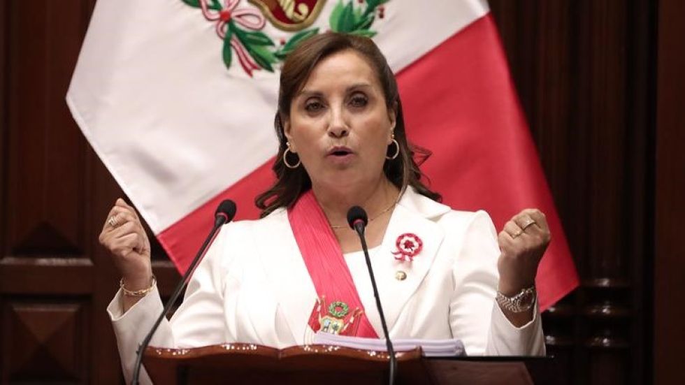 La presidenta de Perú, Dina Boluarte, durante su discurso por el aniversario de la Independencia de Perú.