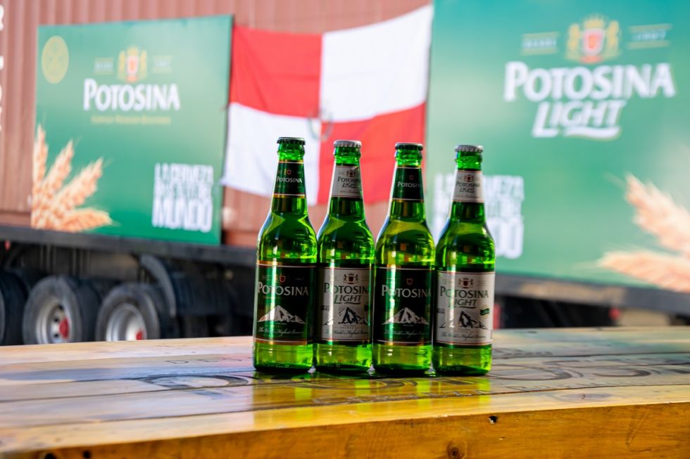 Cervecería Nacional Potosí pone el nombre de Bolivia en alto al lograr la exportación de sus marcas Potosina y Potosina Light.