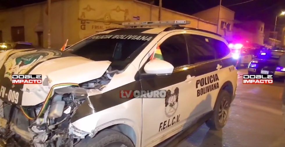 Así quedó la patrulla de la Policía.