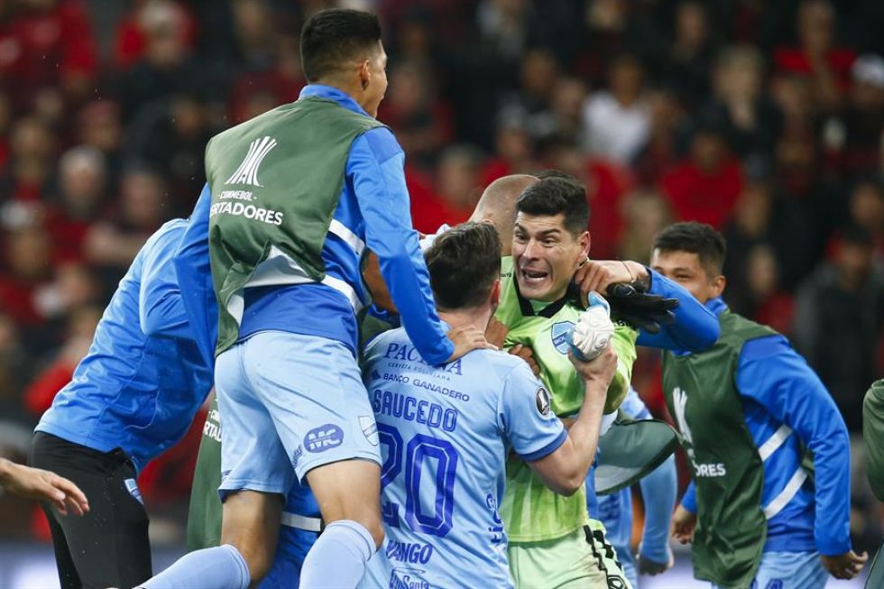 La celebración de los jugadores de Bolívar al final de la tanda de los penales. 