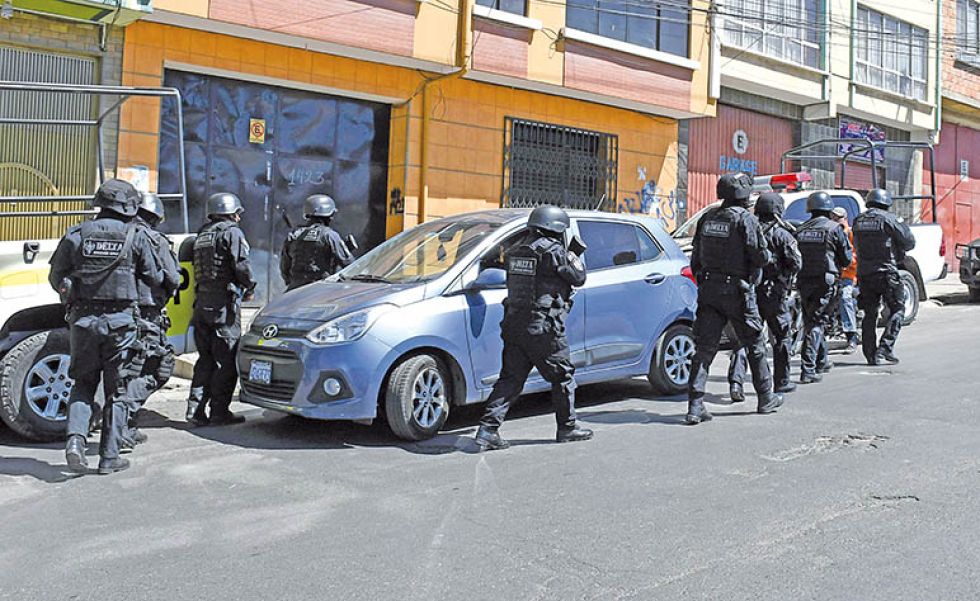 INVESTIGACIÓN. Unidades operativas y especializadas realizan operativos de rastrillaje y búsqueda en el departamento de La Paz.