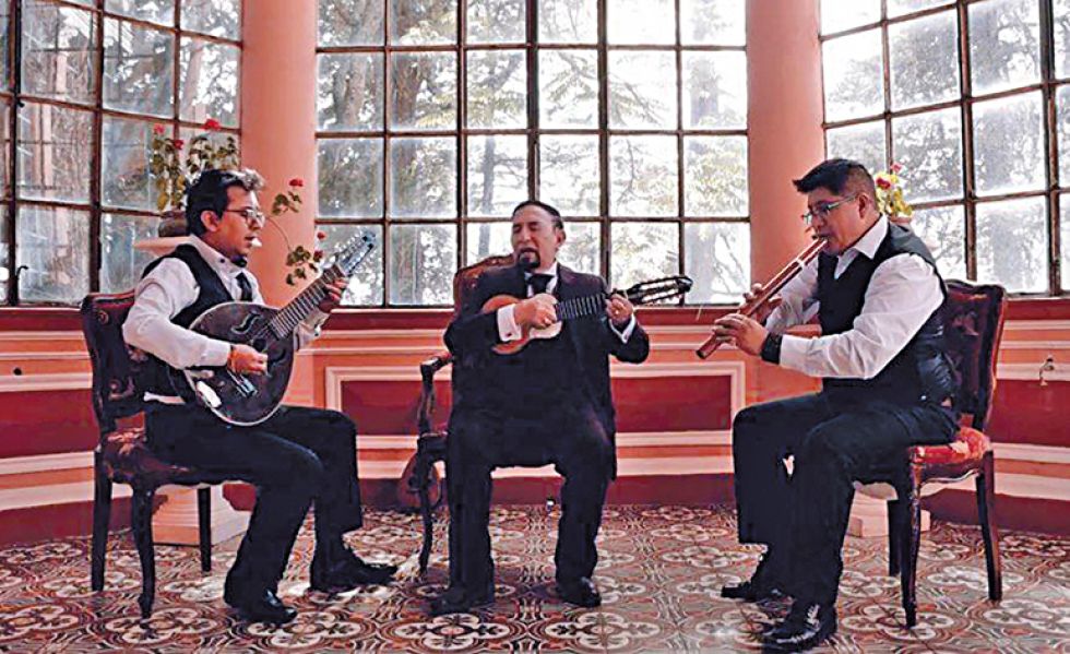 INTERPRETACIÓN. La captura de una parte del videoclip de la cueca “La Gitanilla”.