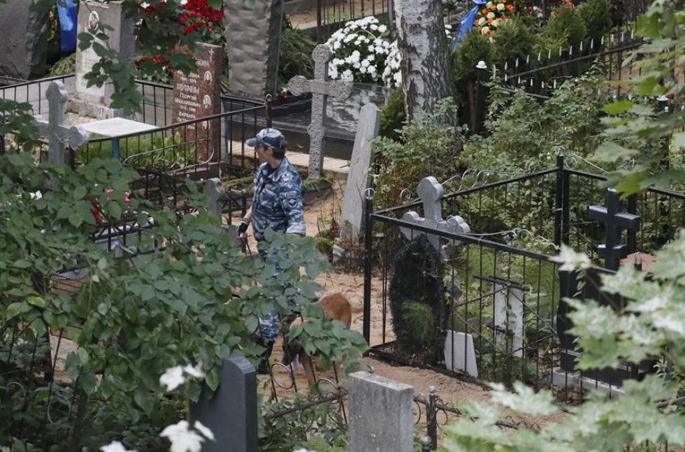 El despliegue de seguridad en el cementerio donde fue enterrado el líder del Grupo Wagner.