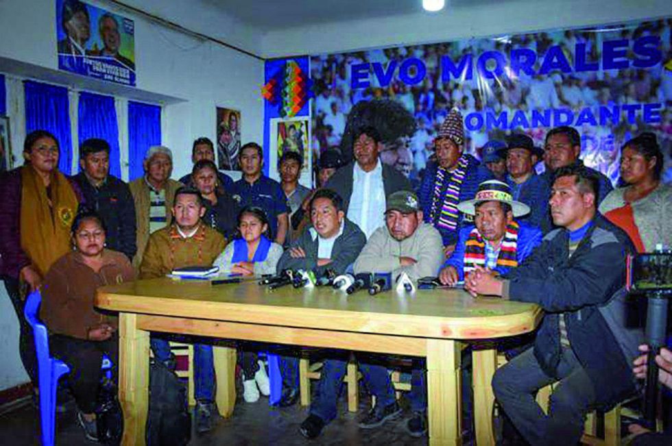 RADICALES. Los dirigentes del nuevo Pacto de Unidad, ayer, en una conferencia de prensa en La Paz.