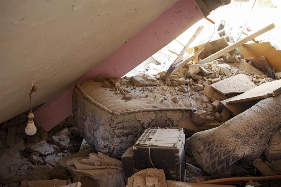 Interior de una vivienda completamente destruida en Amizmiz, situada a unos 30 kilómetros del epicentro del terremoto, en las faldas del Atlas.