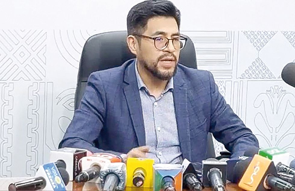JUBILACIONES. El viceministro de Pensiones, Franz Apaza, socializa las propuestas de cambio.