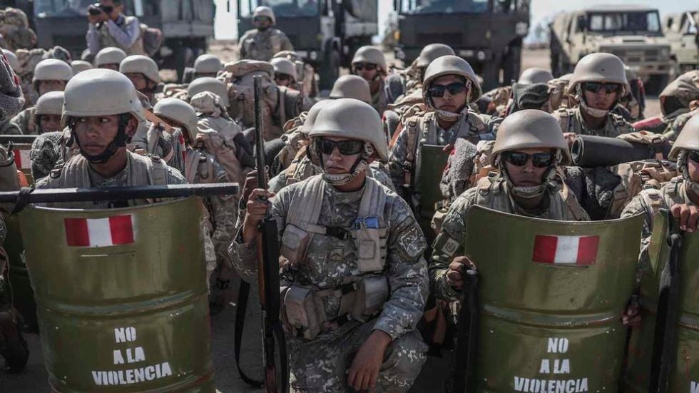 Militares peruanos salen desde hoy a las calles para luchar contra la delincuencia.