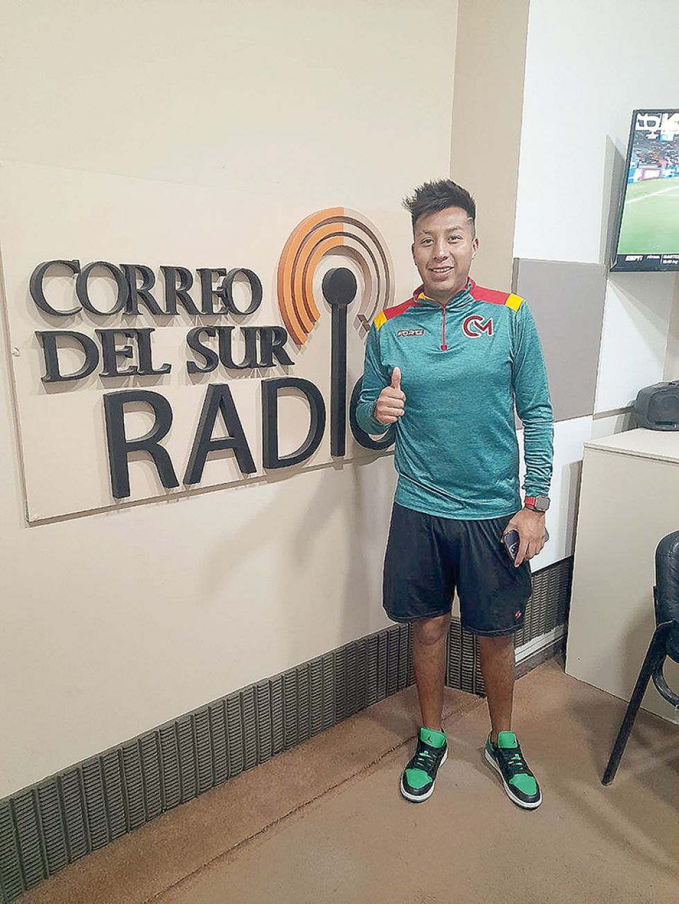 El raquetbolista chuquisaqueño estuvo ayer en la cabina de Correo del Sur Radio.