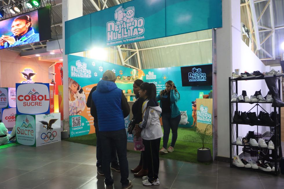 El stand de Dejando Huellitas en la Fexpo Sucre 2023. 