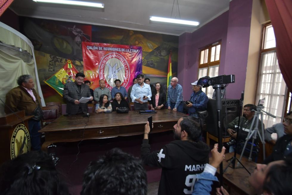 Los extrabajadores de Página Siete se pronunciaron el pasado lunes en La Paz. 