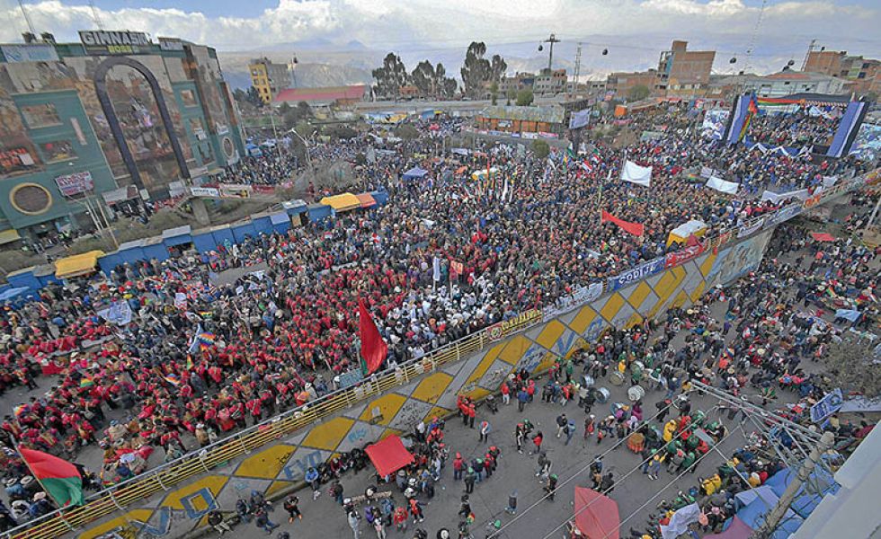 CABILDO. Una imagen aérea de la concentración convocada por el “arcismo” en la ciudad de El Alto.