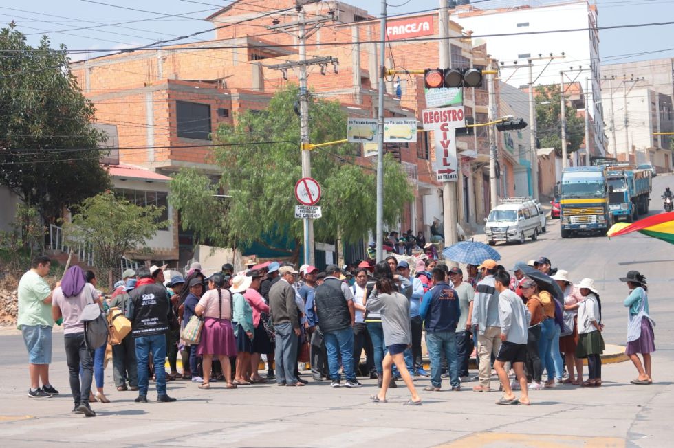 Padres de familia de la unidad educativa Tujsupaya se movilizaron el pasado martes.