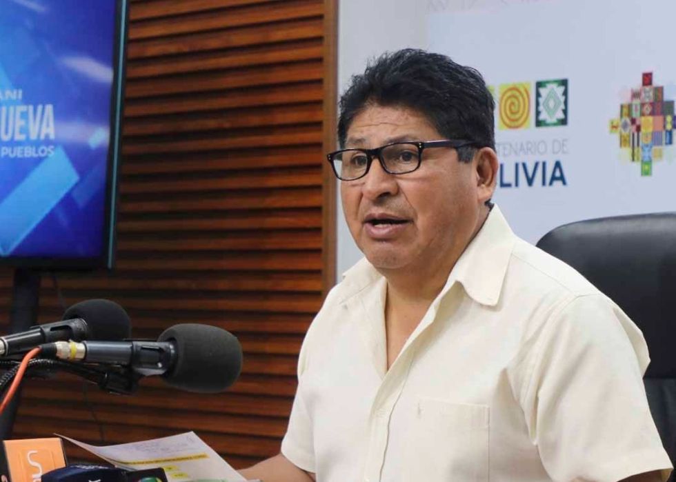 El viceministro de Defensa Civil, Juan Carlos Calvimontes, durante su conferencia de prensa.