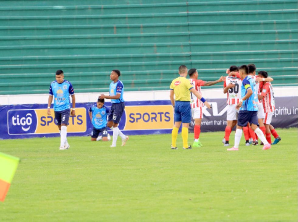 El cuadro albiceleste no pudo revertir el 1-3 de la ida y volvió a caer 0-2 en la revancha por los octavos de final de la Simón Bolívar.