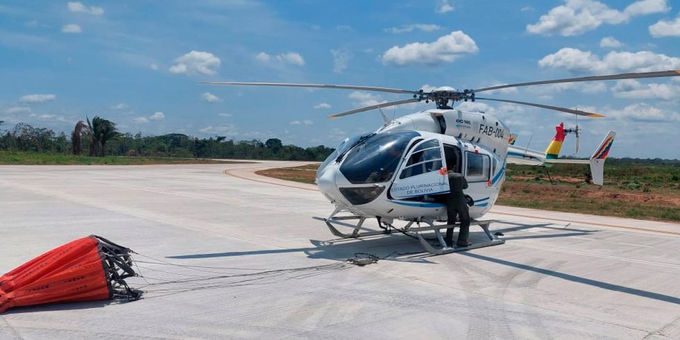 Uno de los helicópteros del Grupo Aéreo “51” de la FAB que apoya las labores de mitigación en Rurrenabaque.