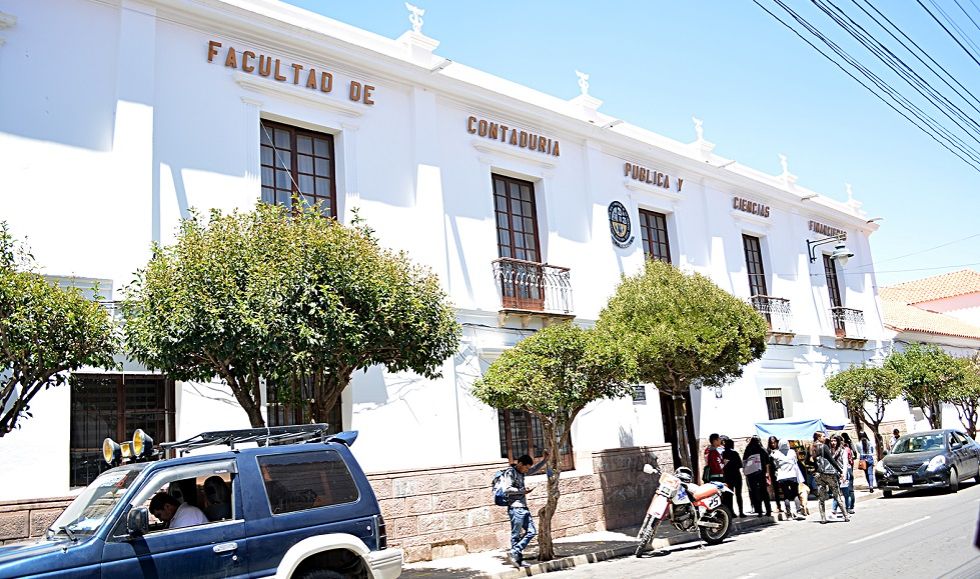 San Francisco Xavier oficializó el cambio de nombre de la carrera de Administración Financiera a Ingeniería Financiera.