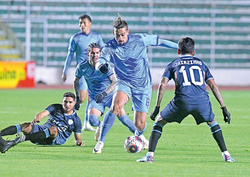 Bolívar da el primer paso
