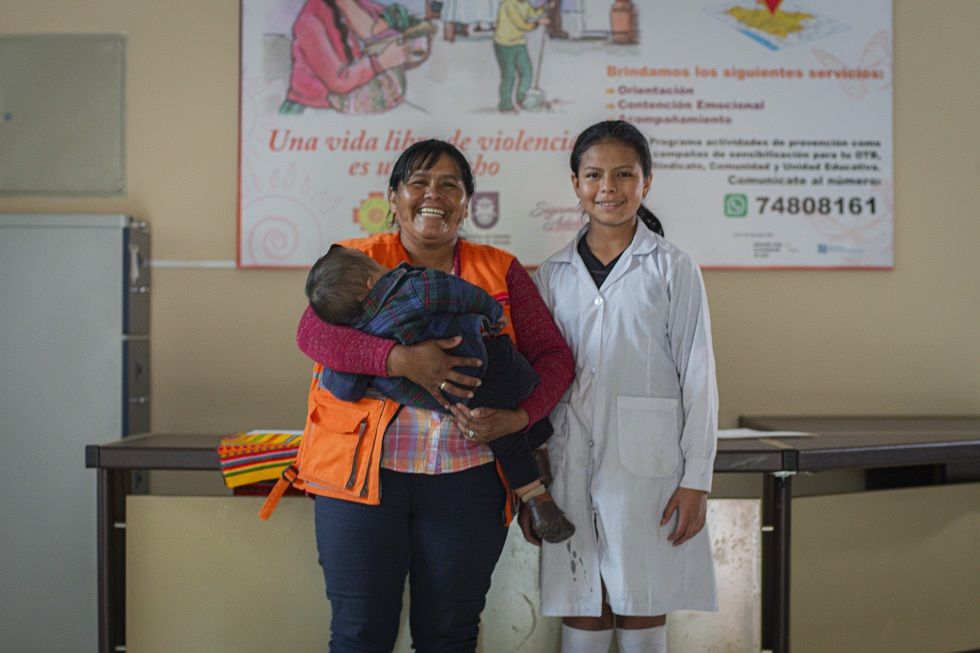 Salomé Andrade se siente feliz y comprometida con su trabajo, que aporta en la prevención de la violencia en Sacaba.