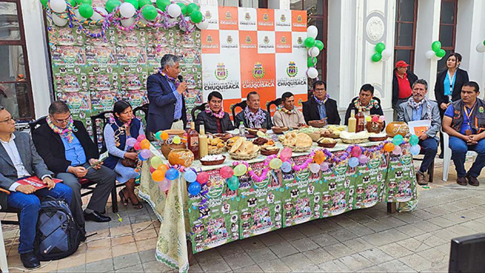 ACTO. El lanzamiento del Carnaval de Padilla en el patio de la Gobernación, en Sucre.